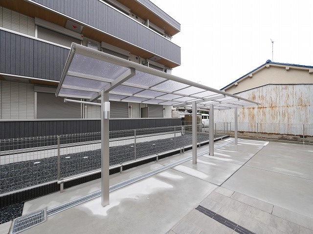 ラヴィベールのその他共用部分|共用の屋根付き駐輪場です