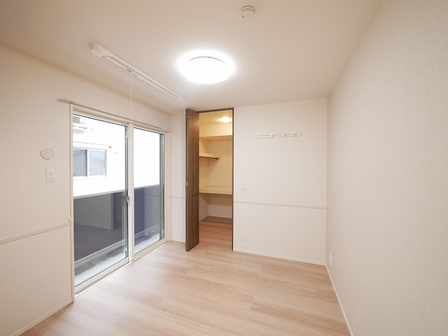 ラヴィベールの寝室|ゆとりの広さです