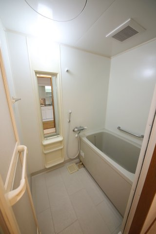 youngleavesの浴室|別部屋同一間取りのお写真となります。