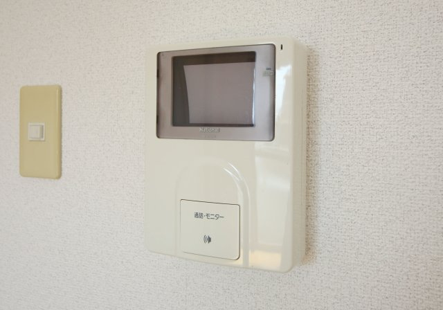 youngleavesのセキュリティ|別部屋同一間取りのお写真となります。