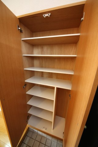 youngleavesの収納|別部屋同一間取りのお写真となります。