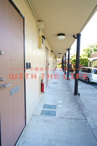 アゼリアコート【10，000円キャッシュバック対象物件】のエントランス|毎日通るエントランスはこのようになっています