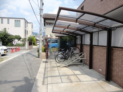 【その他共用部分】 | チェリーハイツ西山本 | ☆屋根付き駐輪場☆