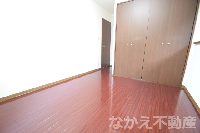 【寝室】 | 広くて明るい寝室
