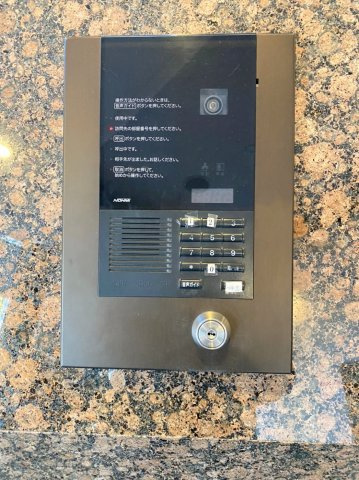 オートロックです。