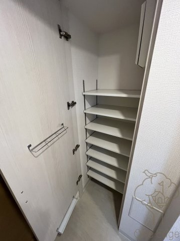 エスリード新大阪ラヴァーグの玄関