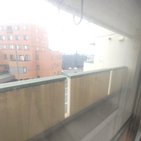 室蘭東町第１住宅のバルコニー