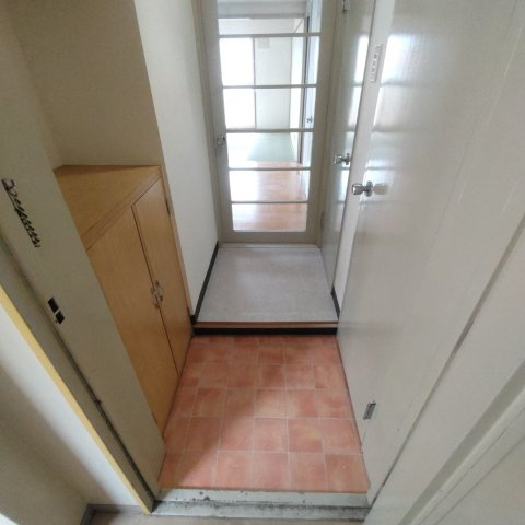 室蘭東町第１住宅の玄関