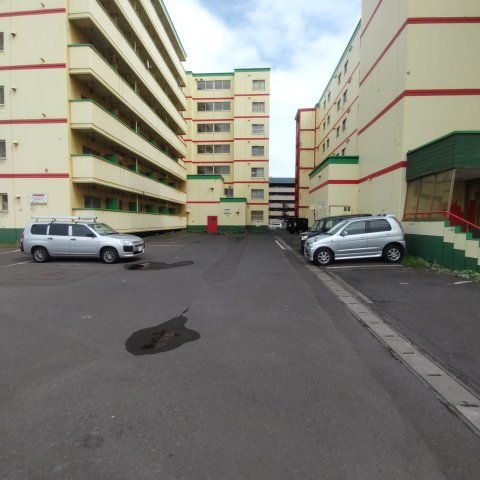 室蘭東町第１住宅の駐車場