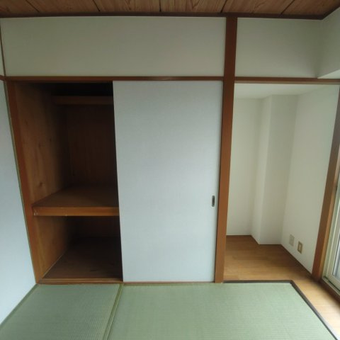 室蘭東町第１住宅の収納