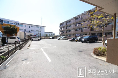 【駐車場】 | マンションモントレー | 同型タイプ