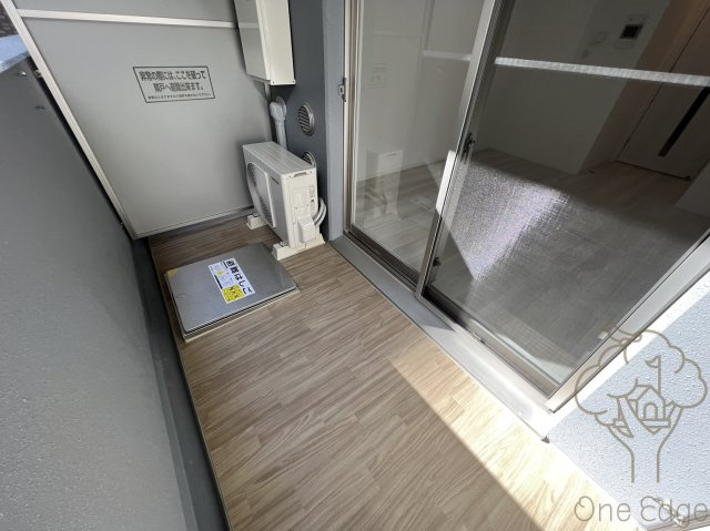 エスリード新大阪ラヴァーグのバルコニー