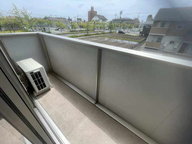 Ｖｉｌｌａ正門通　Ｂ棟のバルコニー