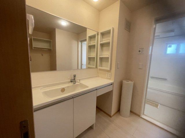 Ｖｉｌｌａ正門通　Ｂ棟の洗面所