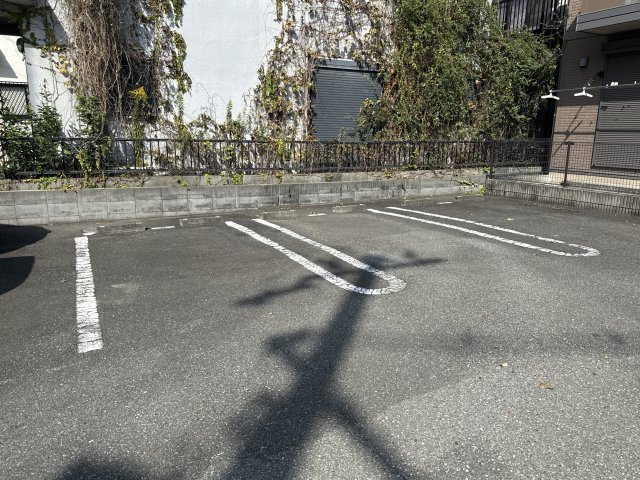 アクセスGの駐車場