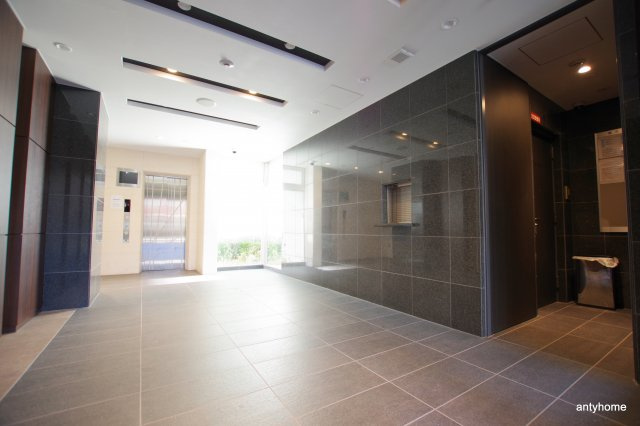 ポルトボヌール梅田WEST　仲介手数料無料のロビー