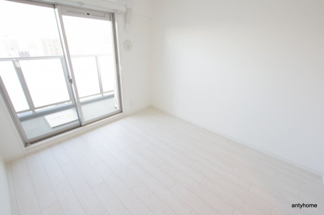 ポルトボヌール梅田WEST　仲介手数料無料の洋室