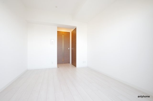 ポルトボヌール梅田WEST　仲介手数料無料の居間・リビング