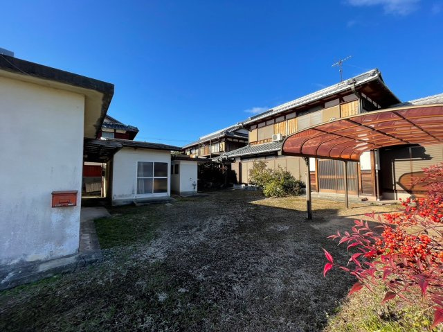 野洲市吉地　中古戸建ての外観