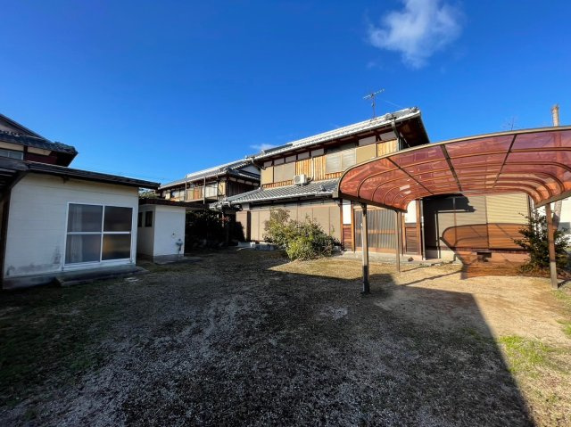 野洲市吉地　中古戸建ての外観