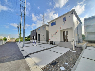 【前面道路含む現地写真】