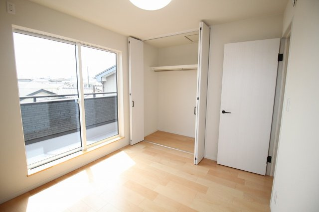薊野西町　中古戸建　（未入居物件）の洋室|3Ｆ　南の部屋　5.25帖