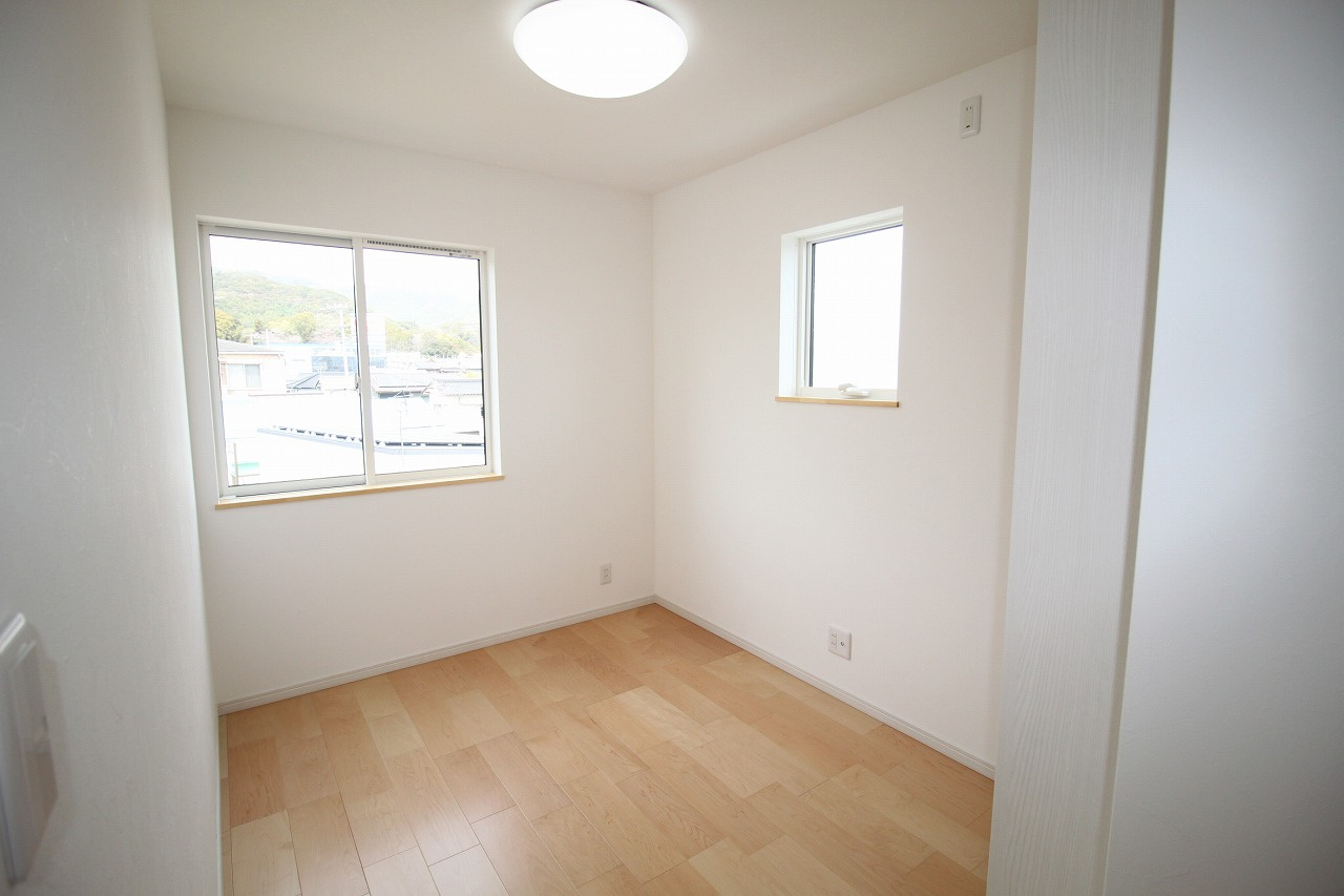 薊野西町　中古戸建　（未入居物件）の洋室|3Ｆ　北東の部屋　4.42帖