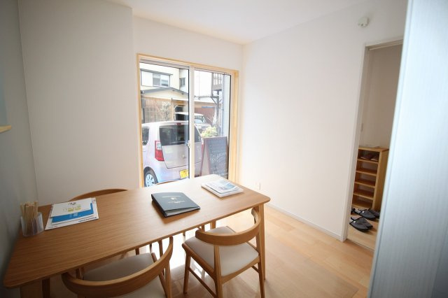 薊野西町　中古戸建　（未入居物件）の洋室|1Ｆ　南の部屋　4.5帖