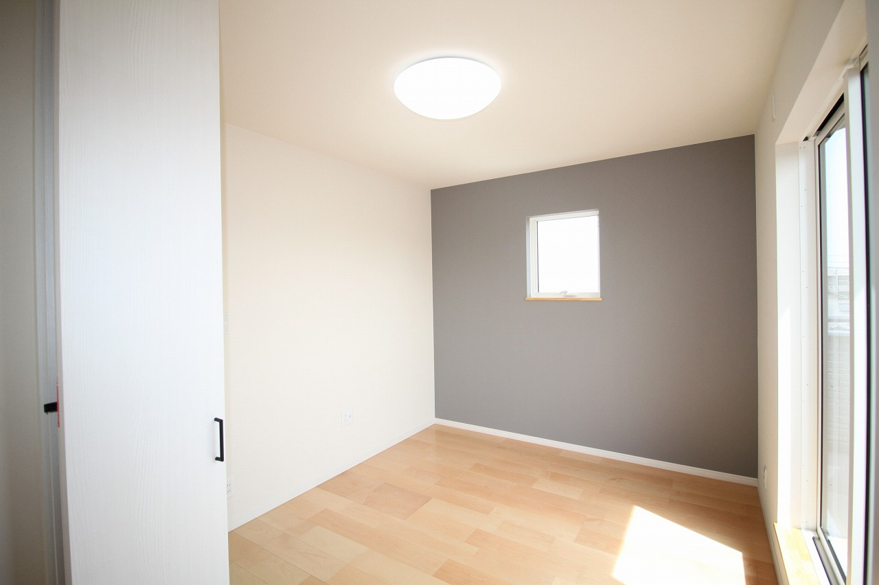 薊野西町　中古戸建　（未入居物件）の洋室|3Ｆ　南の部屋　5.25帖