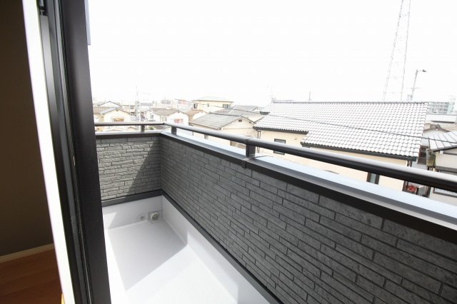 薊野西町　中古戸建　（未入居物件）のバルコニー|3Ｆ　南の部屋　5.25帖
