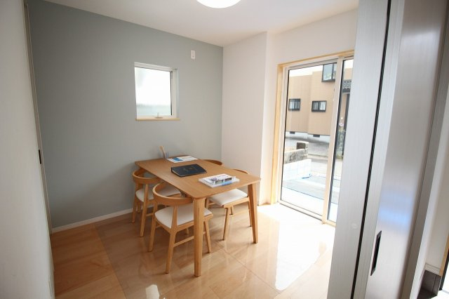 薊野西町　中古戸建　（未入居物件）の洋室|1Ｆ　南の部屋　4.5帖