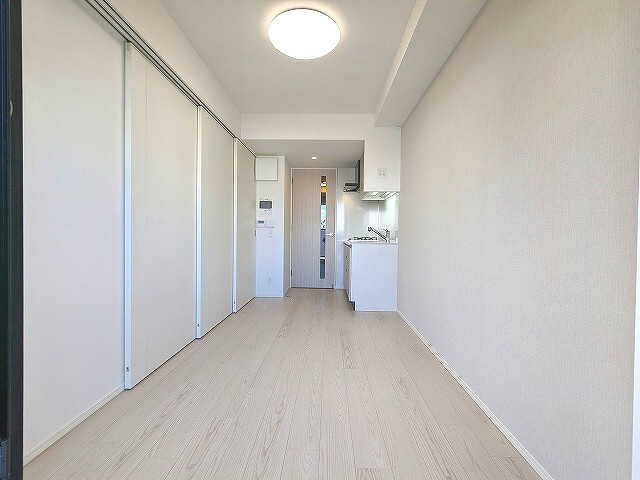 Urbanex新御徒町の設備|リビングに床暖房、全室照明付き、上階は目の前建物なく開放感あるバルコニーからスカイツリー見えます