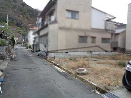 呉市広塩焼2丁目　土地の前面道路含む現地写真