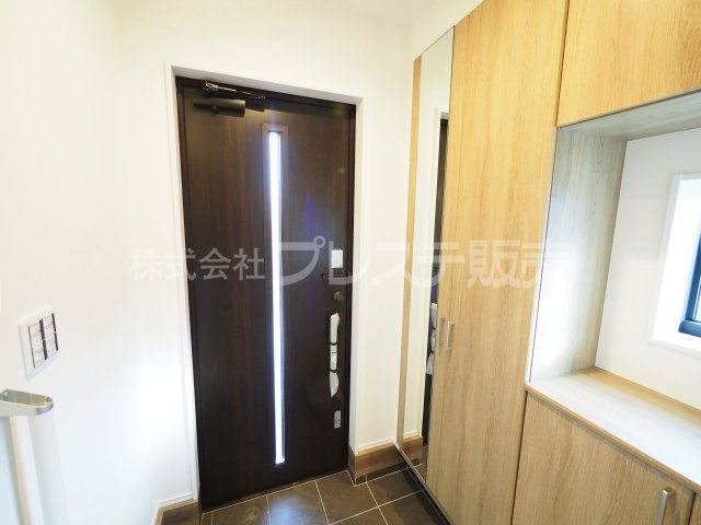 奈良市北登美ヶ丘６丁目の新築一戸建 全９区画の玄関|現地写真（１号地玄関）