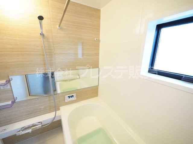 奈良市北登美ヶ丘６丁目の新築一戸建 全９区画の浴室|現地写真（１号地浴室）浴室暖房乾燥機を標準装備！