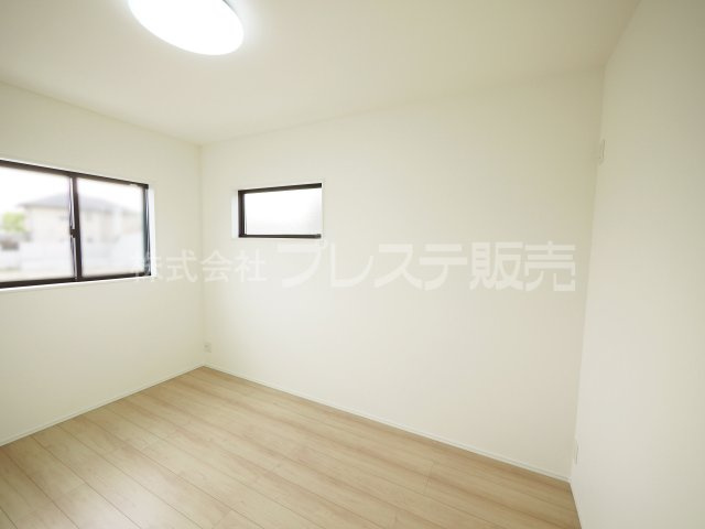 奈良市北登美ヶ丘６丁目の新築一戸建 全９区画の洋室|現地写真（２号地２階洋室）