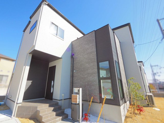 奈良市北登美ヶ丘６丁目の新築一戸建 全９区画の外観|現地写真（２号地外観）即入居可！実際の建物内をご内覧できます♪※現地に係員は常駐しておりません。