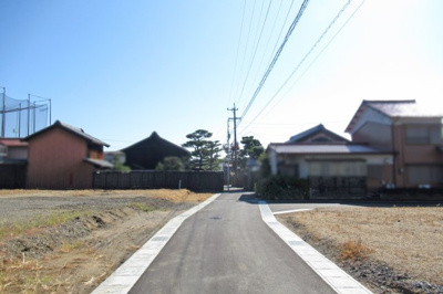 【前面道路含む現地写真】 | 鈴鹿市寺家３丁目　事業用地・住宅用地 | 前面道路