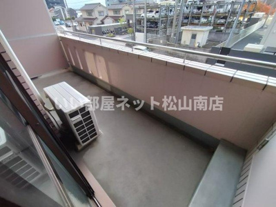 【バルコニー】 | 西沢ビル