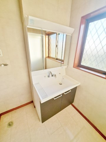 増林中古戸建の独立洗面台