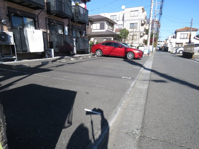 プルミエールの駐車場