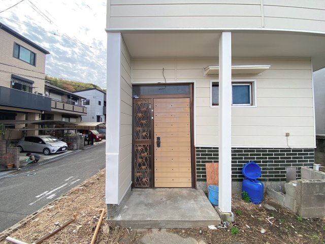 楠風台１丁借家のエントランス