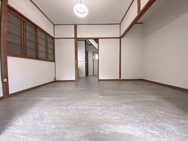 楠風台１丁借家の居間・リビング