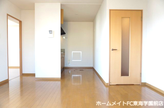 菊池郡菊陽町光の森３丁目の賃貸マンションの居間・リビング