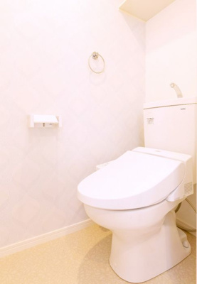 【トイレ】 | レグルス春日 | 別号室の写真になります。現況優先。