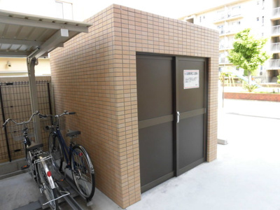 【その他共用部分】 | Luxe新大阪EASTⅠ | 敷地内ゴミ置き場です