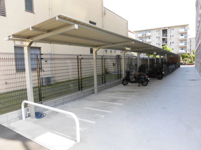 【その他共用部分】 | Luxe新大阪EASTⅠ | 敷地内の駐輪場です