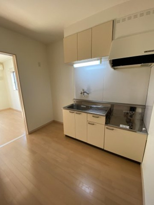 【キッチン】 | ジャルダンロゼ平尾 | 別号室の写真になります。現況優先。