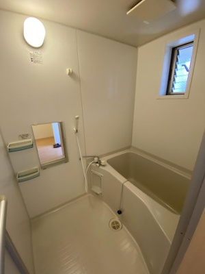 【浴室】 | ジャルダンロゼ平尾 | 別号室の写真になります。現況優先。