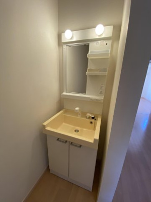 【洗面所】 | ジャルダンロゼ平尾 | 別号室の写真になります。現況優先。
